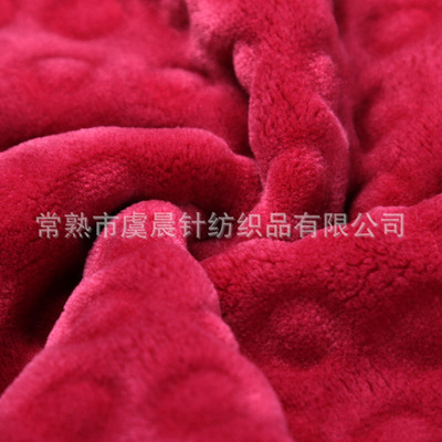 剪花法蘭絨與紅色波點(diǎn)精品面料的卓越品質(zhì)